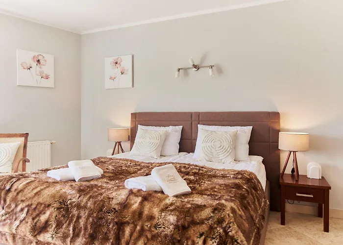 Golden Hour Apartments- Avangard 35