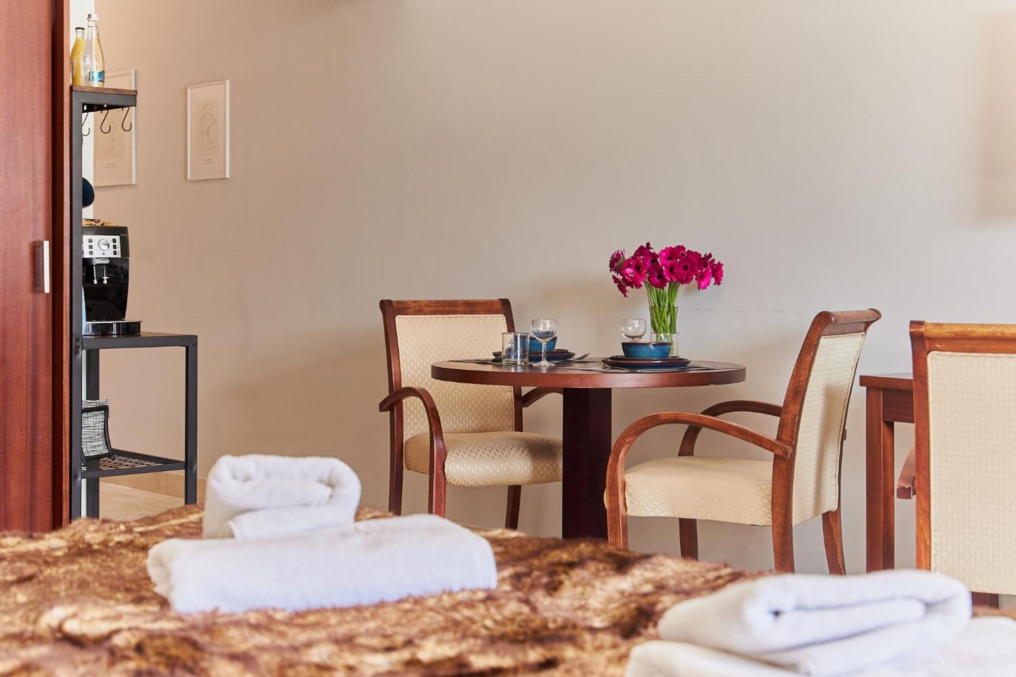 Golden Hour Apartments- Avangard 35 Apartment