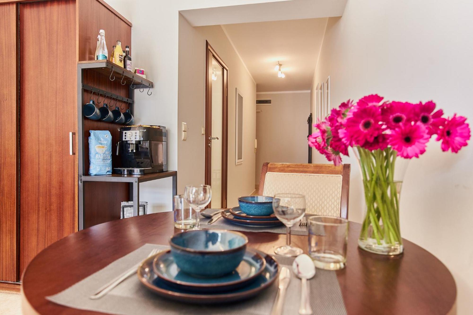 Golden Hour Apartments- Avangard 35 Apartment *