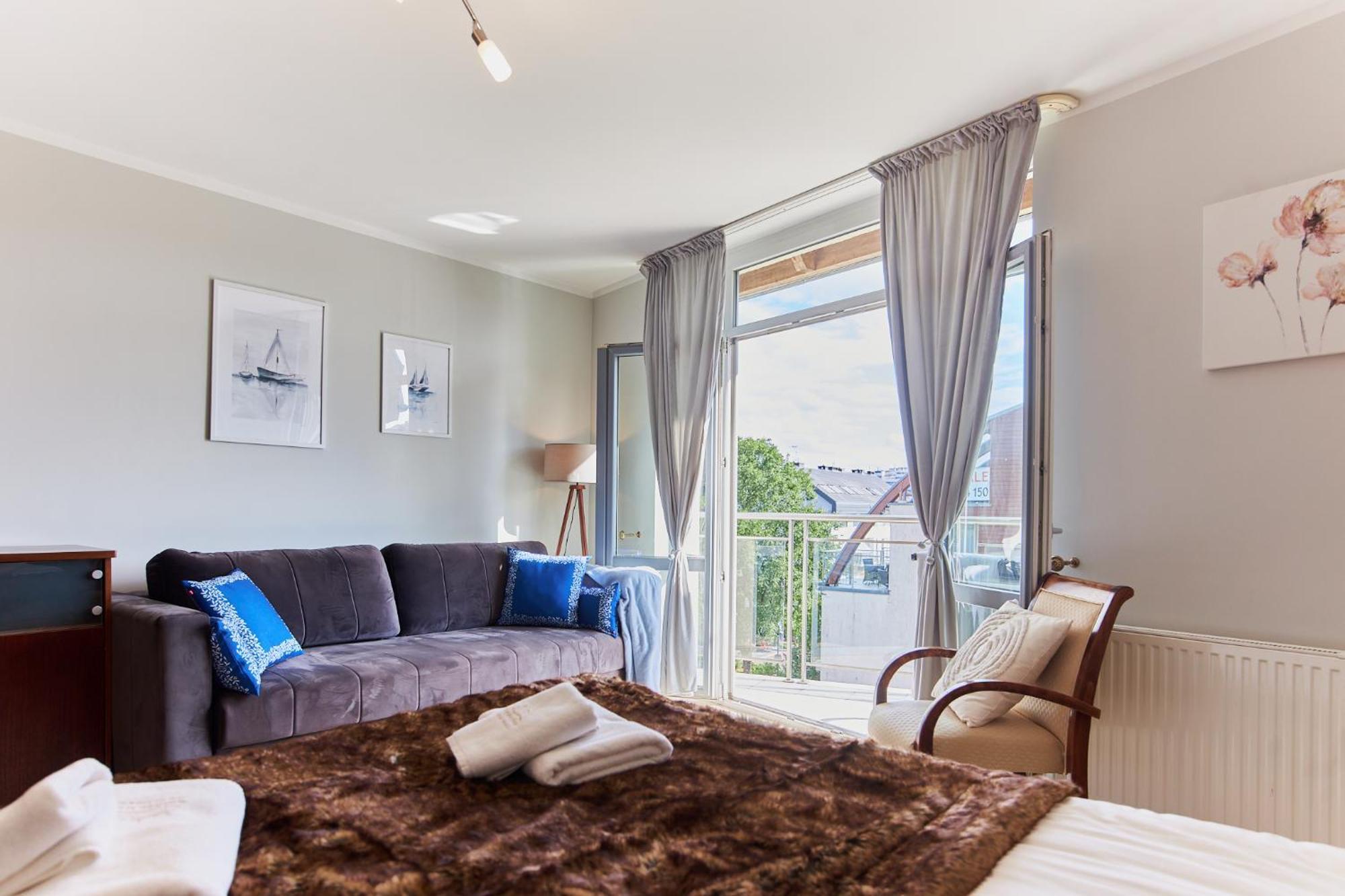 Golden Hour Apartments- Avangard 35